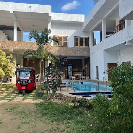 Share Safari Family Bungalow Udawalawe Esterno foto