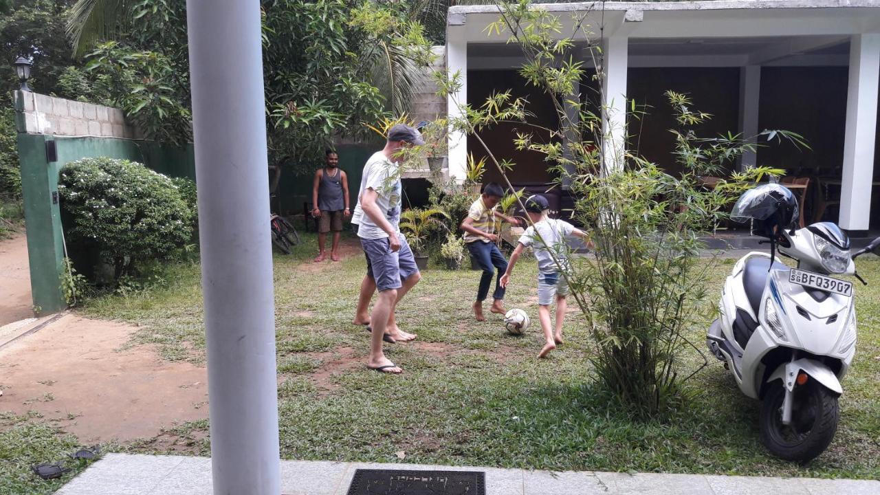 Share Safari Family Bungalow Udawalawe Esterno foto